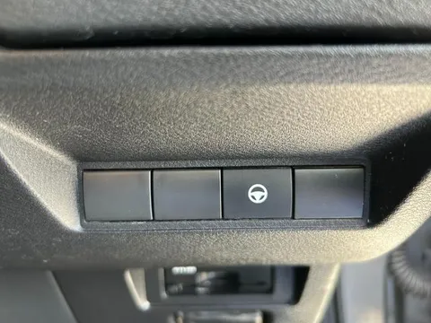 Nissan Note Aura