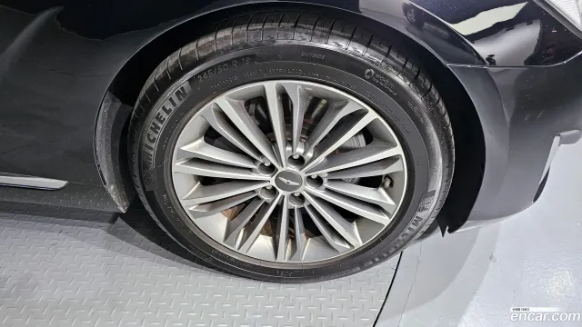 Genesis G90 (EQ900)