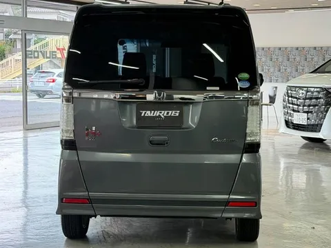Honda N-BOX Plus Custom