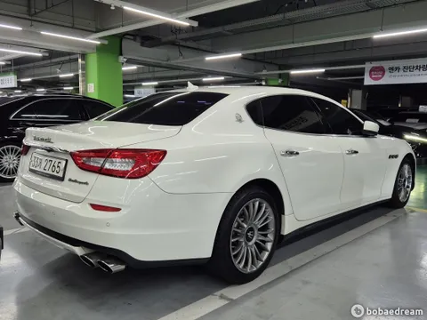 Maserati Quattroporte