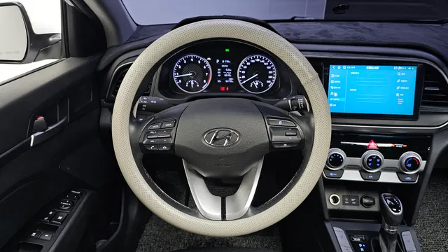 Hyundai Elantra (Avante)