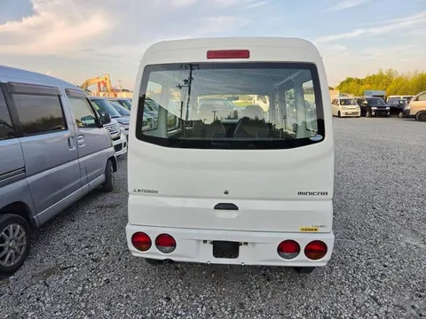 Mitsubishi Minicab Van