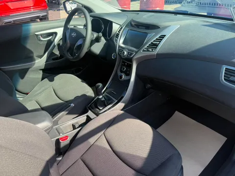 Hyundai Elantra (Avante)