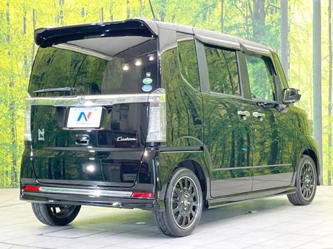 Honda N-BOX Custom
