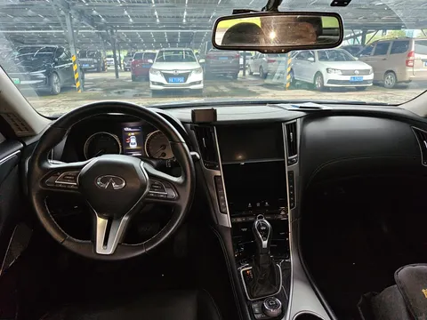 Infiniti Q50L