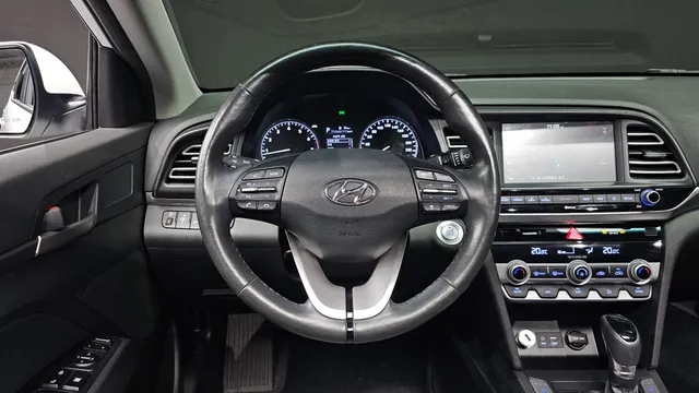 Hyundai Elantra (Avante)