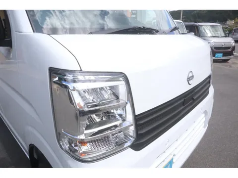 Nissan Clipper Van