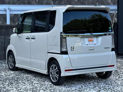 Honda N-BOX Custom