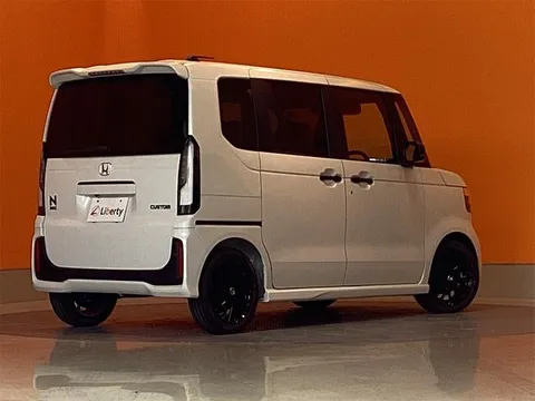 Honda N-BOX Custom