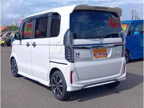 Honda N-BOX Custom