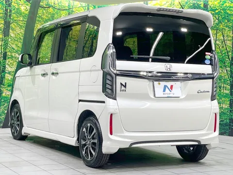 Honda N-BOX Custom