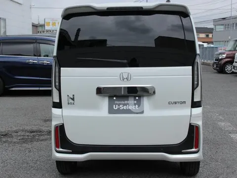 Honda N-BOX Custom