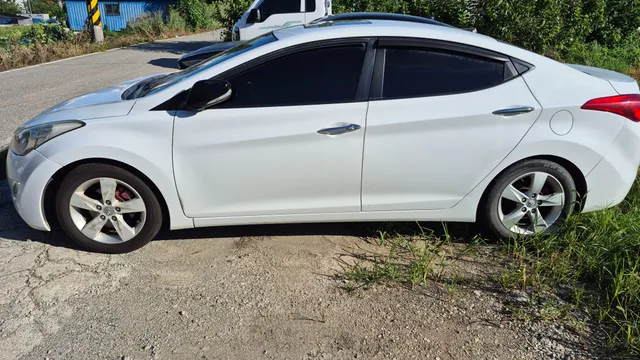 Hyundai Elantra (Avante)