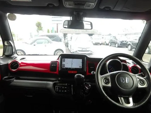 Honda N-BOX Slash