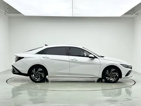 Hyundai Elantra (Avante)
