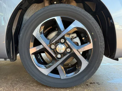 Toyota Pixis Mega