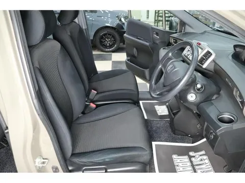 Honda Freed Spike
