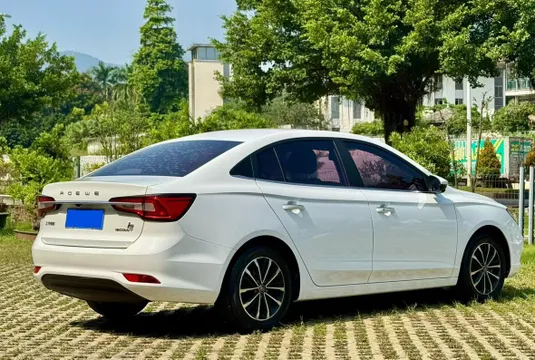 Roewe i5
