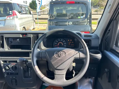 Toyota Pixis Van