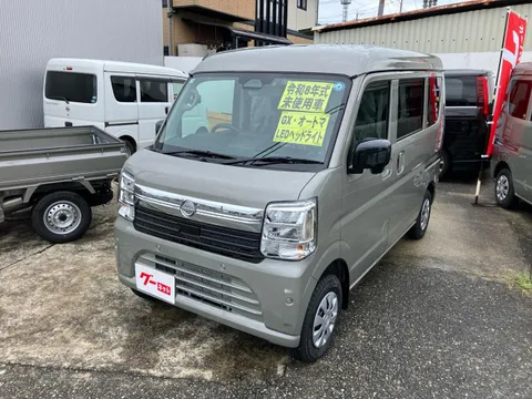 Nissan Clipper Van