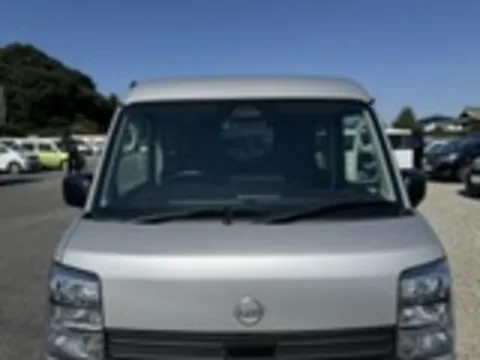 Nissan Clipper Van