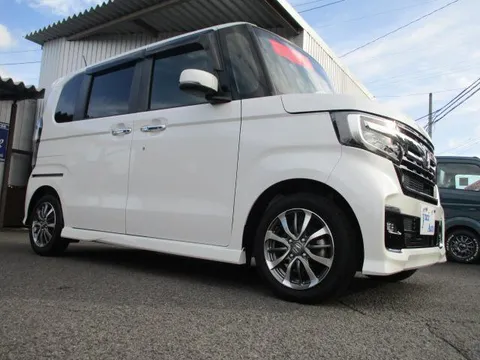 Honda N-BOX Custom
