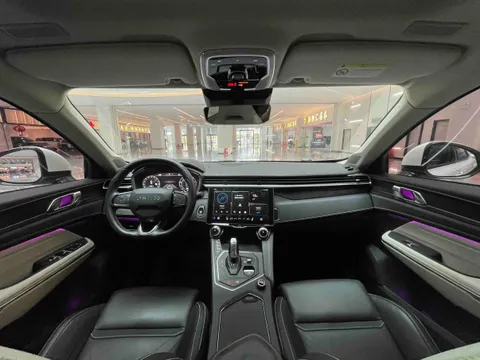 Lynk & Co 05