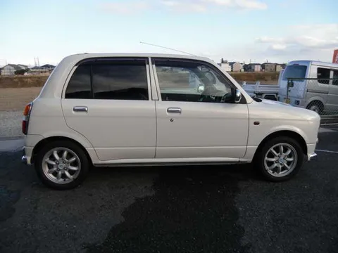 Daihatsu Mira Gino