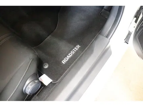 Mazda MX-5 (Roadster)