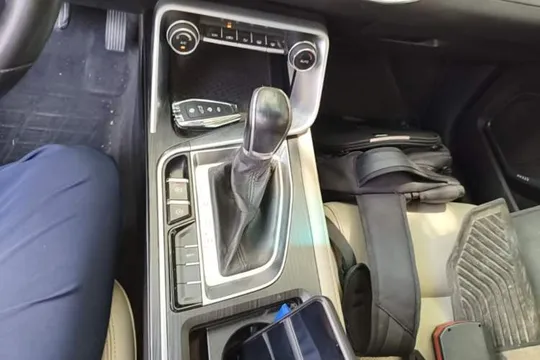 Geely Binray