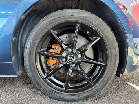 Mazda MX-5 (Roadster)