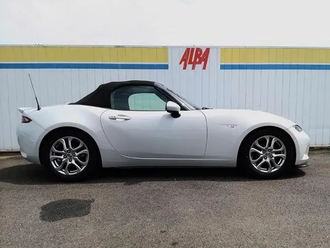 Mazda MX-5 (Roadster)