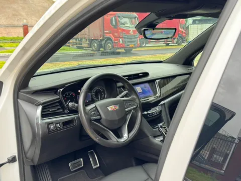 Cadillac XT6